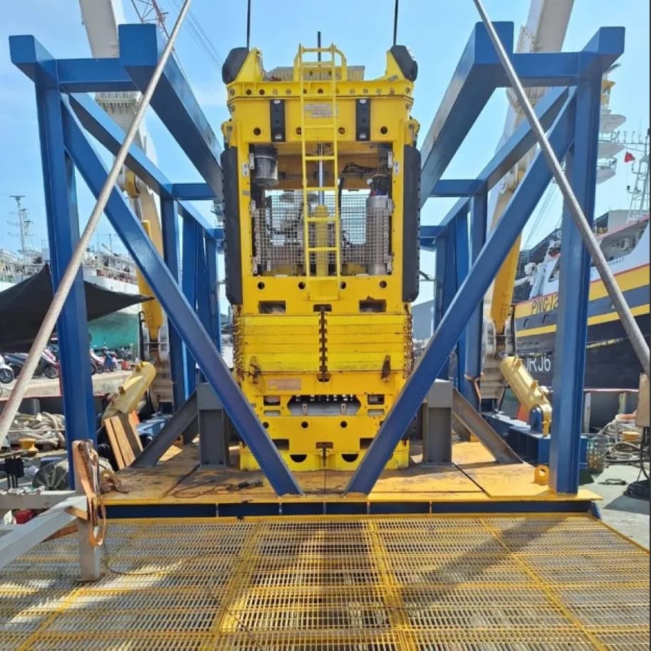 Building an Equipment Platform and Installing It in Stages